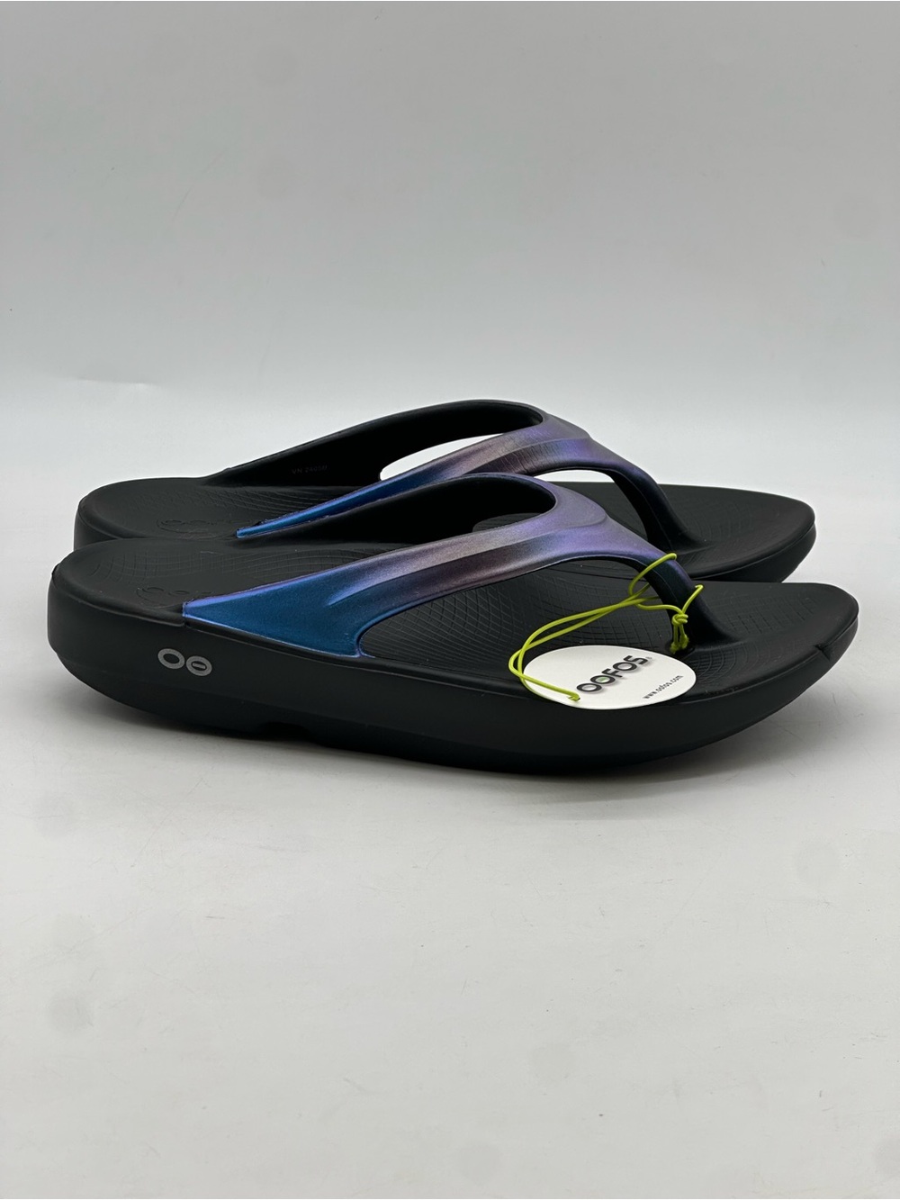 OOFOS OOLALA Luxe Sandals. Size 9